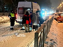 Таксист на KIA Rio сбил женщину на пешеходном переходе в Новосибирске