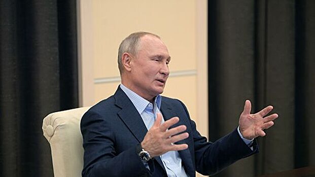 Жители Мурманской области споют "День Победы" на балконах своих домов на 9 Мая