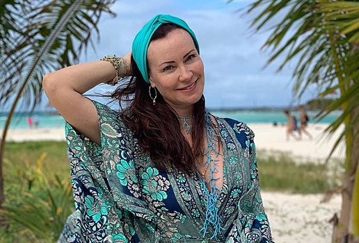 «Представляю, что творится с мужчинами»: 48-летняя Нонна Гришаева поразила фанатов идеальными ножками