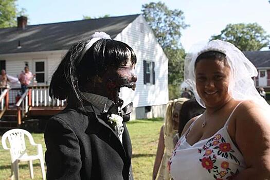 Любовь до смерти: 21-летняя женщина, которая вышла замуж за зомби, хвастается счастливой семейной жизнью