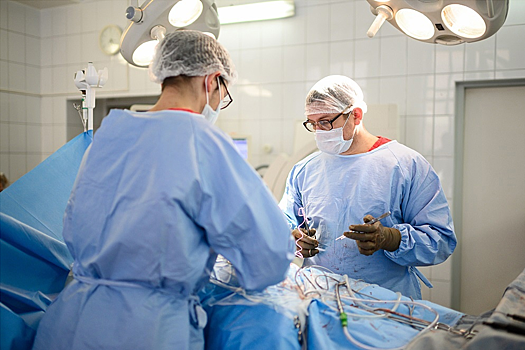 В НИИТО прооперировали мужчину с серьезными повреждениями позвоночника