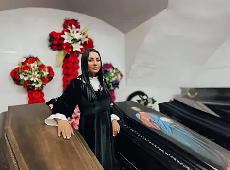 Известной самарской ритуальщице подарили на день рождения гроб