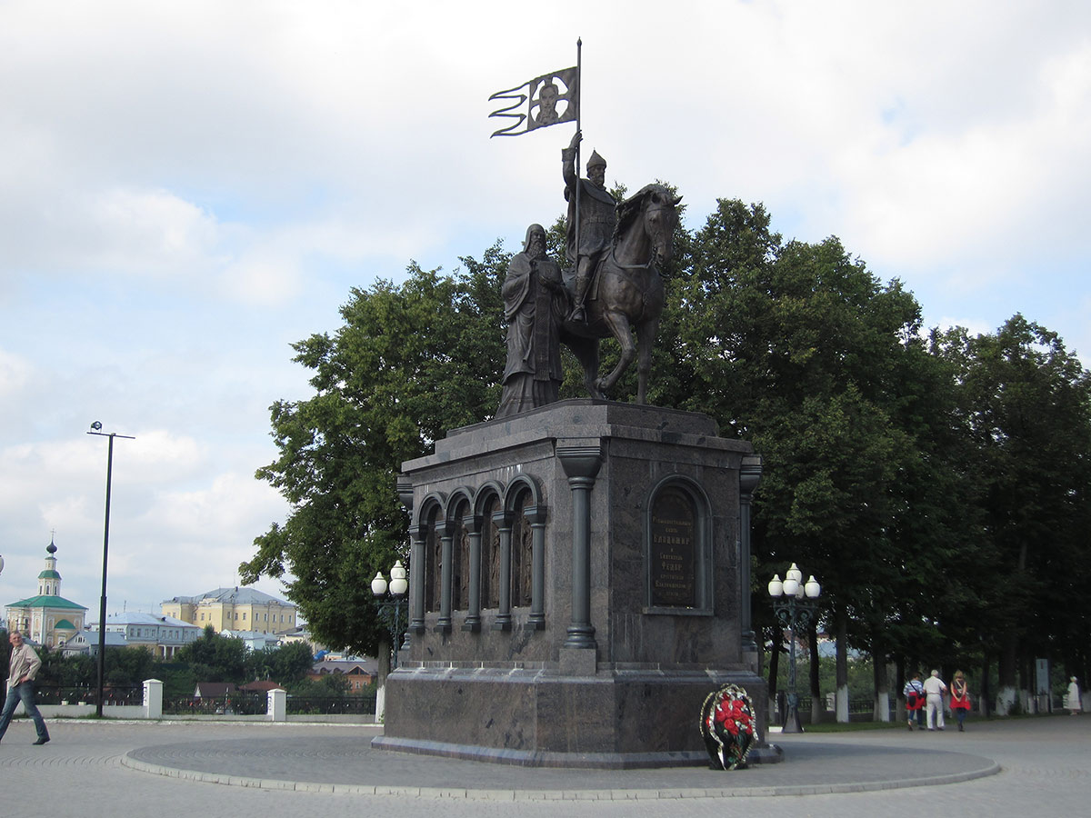 Памятник князю Владимиру и святителю Фёдору, Владимир, Россия, Европа