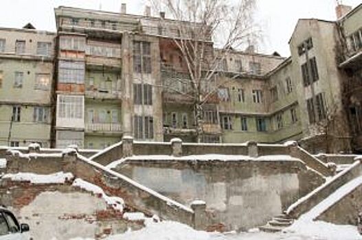 Жильцов Мергасовского дома просят освободить квартиры