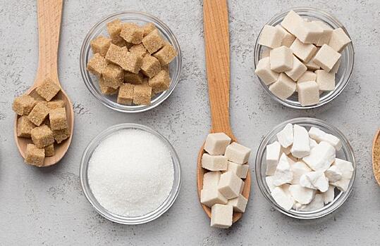 Какой сахар полезнее: белый или коричневый