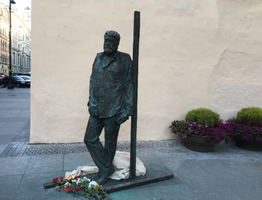 Памятник Сергею Довлатову, Санкт-Петербург, Российская Федерация