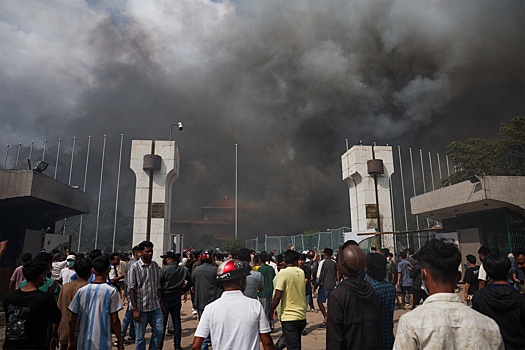 400 россиян находятся в охваченном протестами Непале, 80 обратились в посольство