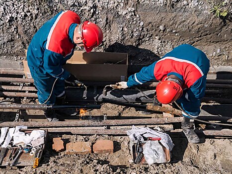 20 энергетиков возвращали электричество в Закаменский микрорайон Новосибирска