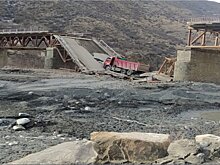 В Дагестане большегруз разрушил мост