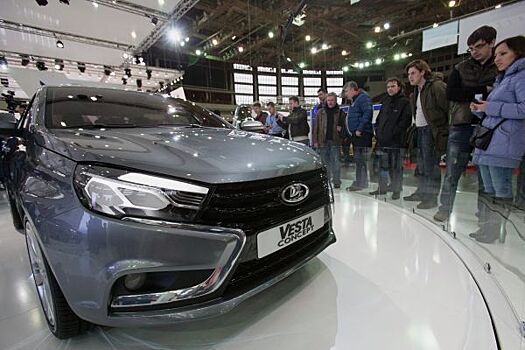 Lada Vesta попала в первое ДТП