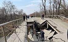 В российском городе обрушился автомобильный мост