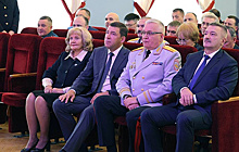 Людмила Бабушкина поздравила сотрудников органов внутренних дел с праздником