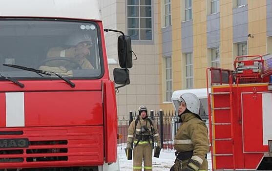 Курские спасатели ликвидируют последствия масштабного ДТП на федеральной трассе