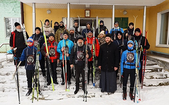 В Рязанской области епископ Питирим возглавил крестный ход на лыжах