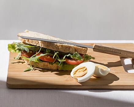 Гастроэнтеролог Терехова: самый полезный бутерброд — с сыром без колбасы