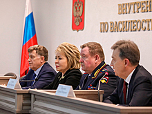 Сенаторы помогут полицейским получить жильё