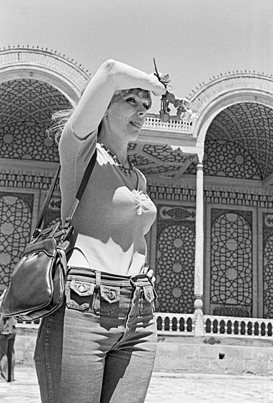 Советская киноактриса Нонна Терентьева во время международный кинофестиваль стран Азии, Африки и Латинской Америки в Ташкенте, 1978 год