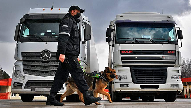 СМИ: Россия продлит запрет на въезд грузовиков из ЕС
