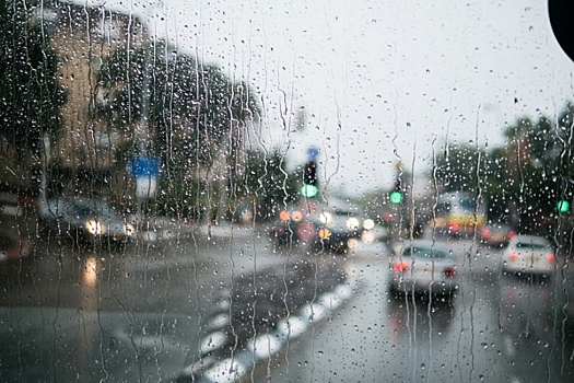 Ученые выяснили, что дождь делает людей счастливыми
