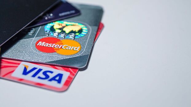 Выдачи кредиток в&nbsp;России обрушились