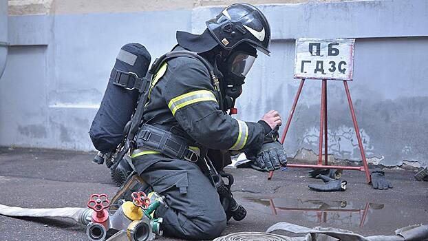 Грузовик загорелся на внешней стороне 48-го километра МКАД