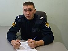 В Алтайском крае сотрудник УФСИН спас людей из горящего дома