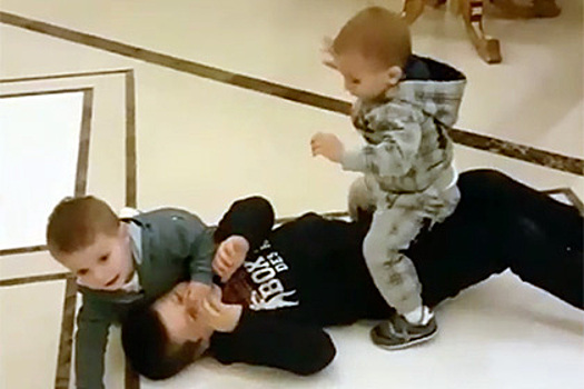 Кадыров показал видео новой драки своих детей