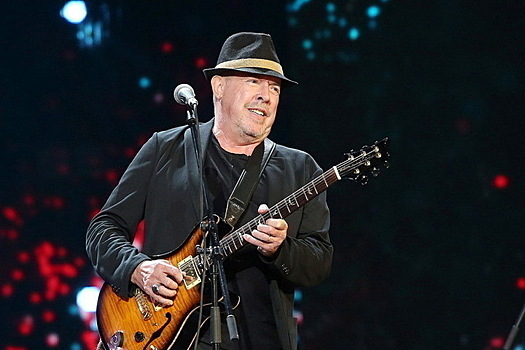 Макаревич* и его жена производят вино из сырья с оккупированных территорий