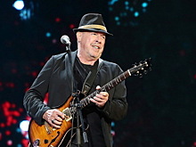 Макаревич* и его жена производят вино из сырья с оккупированных территорий