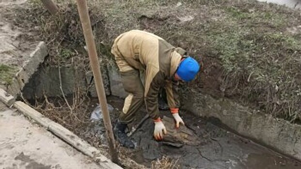 В Новочеркасске начали прочистку ливневой канализации