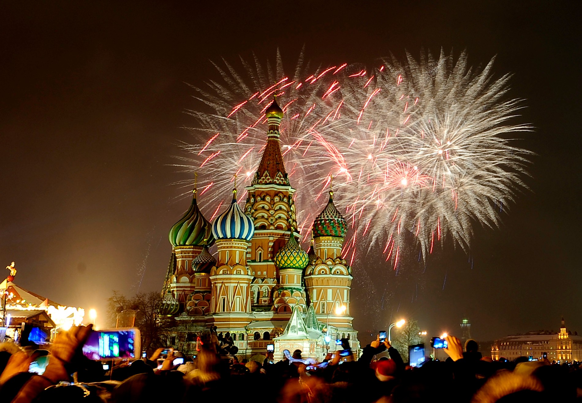 В каких городах России отменили Новый год?