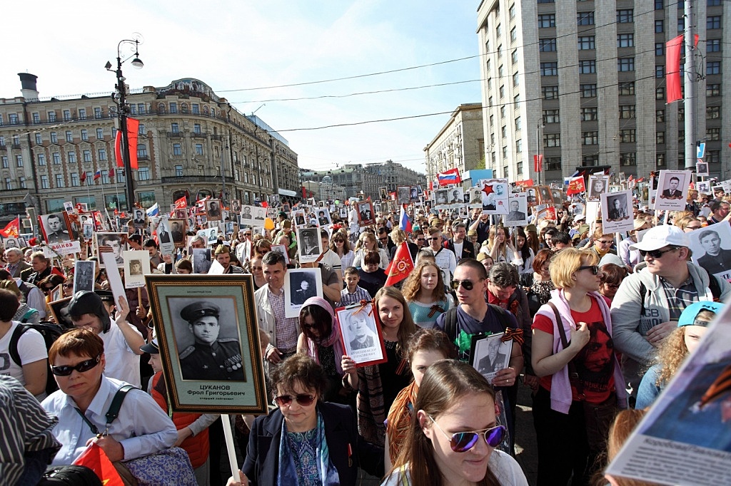 Более 850 тыс. человек приняли участие в акции «Бессмертный полк» в Москве
