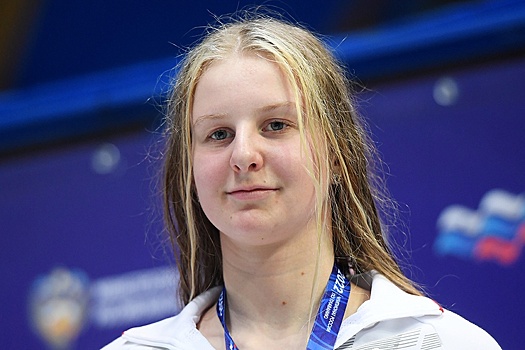 Рекордсменка мира по плаванию Евгения Чикунова поделилась секретом успеха на Форуме юных олимпийцев