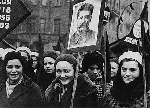 Красочная «непрерывка»: почему в 1930-е годы дни недели делились по цветам