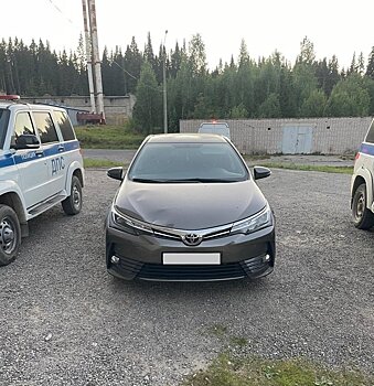 В Омутнинске под колёса иномарки попали девочки 4 и 14-лет, катавшиеся на электросамокате