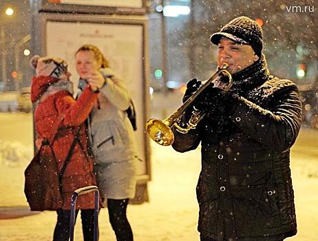 Живая музыка на улице поднимает настроение москвичам