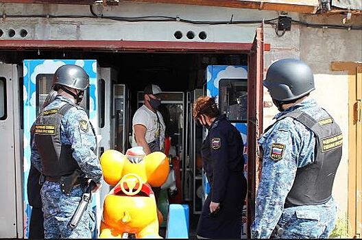 В Калининграде судебные приставы арестовали автомат для сладкой ваты у алиментщика