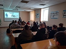 «Омскэлектро» провело экскурсию для школьников в центре, где учат будущих энергетиков