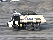 Китай задействовал беспилотные грузовики для разработки полезных ископаемых на высокогорье