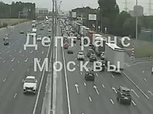 Момент массового ДТП с фурой на МКАД попал на видео
