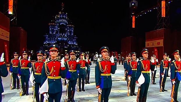 Военные марши и грандиозный салют: как прошел военно-музыкальный фестиваль «Спасская башня-2020»