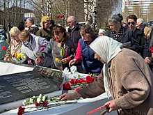 Жители Садаковского привели в порядок памятник погибшим воинам