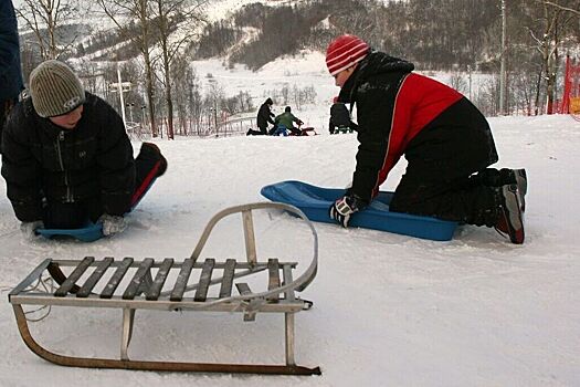 В Дагестане подросток на санках попал под колеса автомобиля