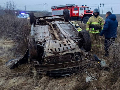 В Самарской области на трассе Renault Symbol вылетел в кювет и перевернулся