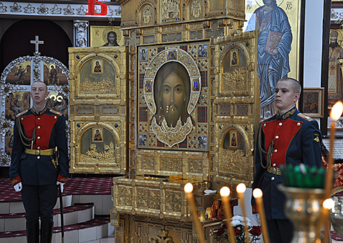 Более 300 юнармейцев Ставрополья поклонились иконе «Спас Нерукотворный» в Буденновске
