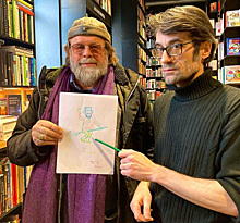 Гребенщиков подарил свой рисунок книжному магазину в Перми