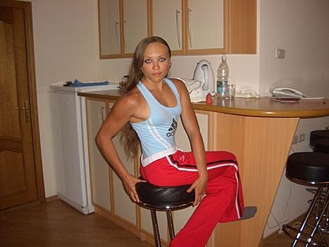 Как выглядит самая известная российская девушка-бодибилдер