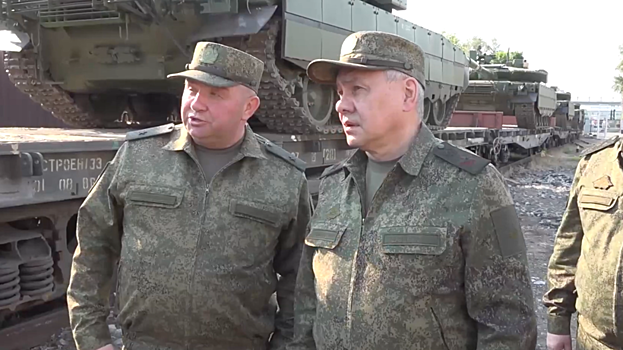 Шойгу проверил предприятие ОПК в Омской области, производящее танки