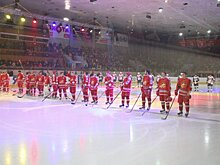 Хоккейный клуб «Ижсталь» расторг контракт с двумя хоккеистами