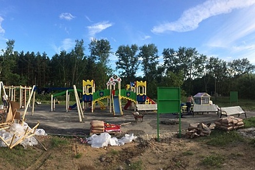 В Коломенском районе установят 3 детские площадки по программе губернатора